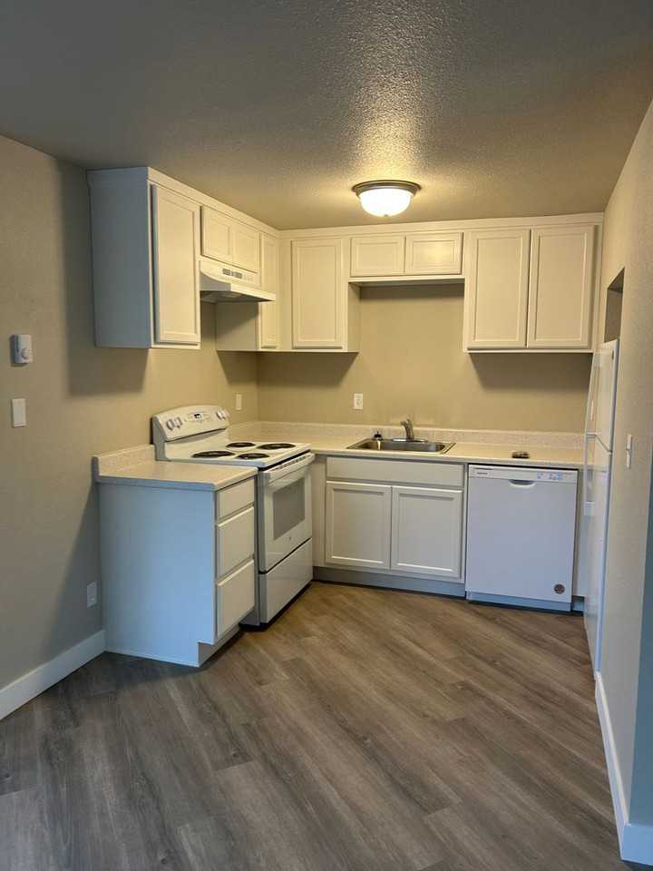 315 315 NW 9th - 03 #03 - Photo 6 of 9