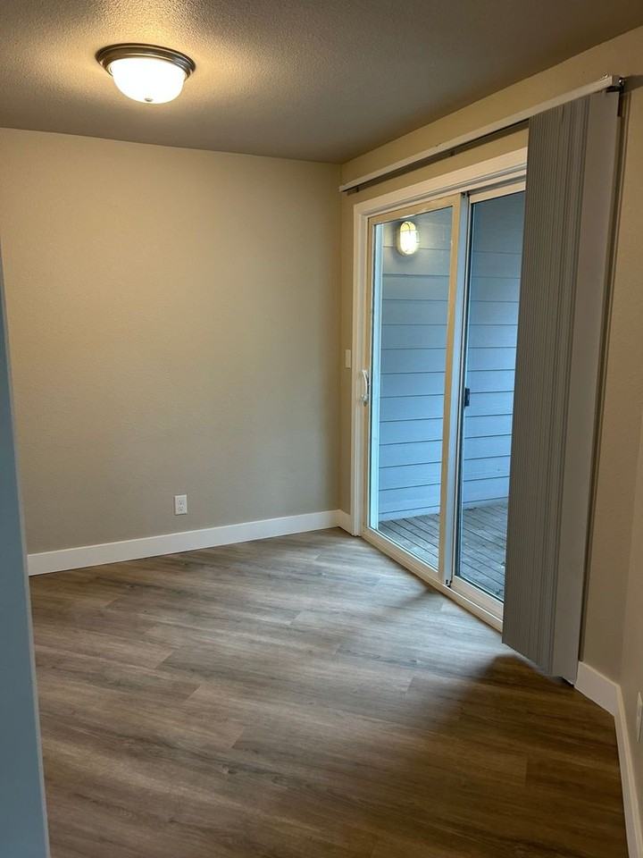 315 315 NW 9th - 03 #03 - Photo 7 of 9