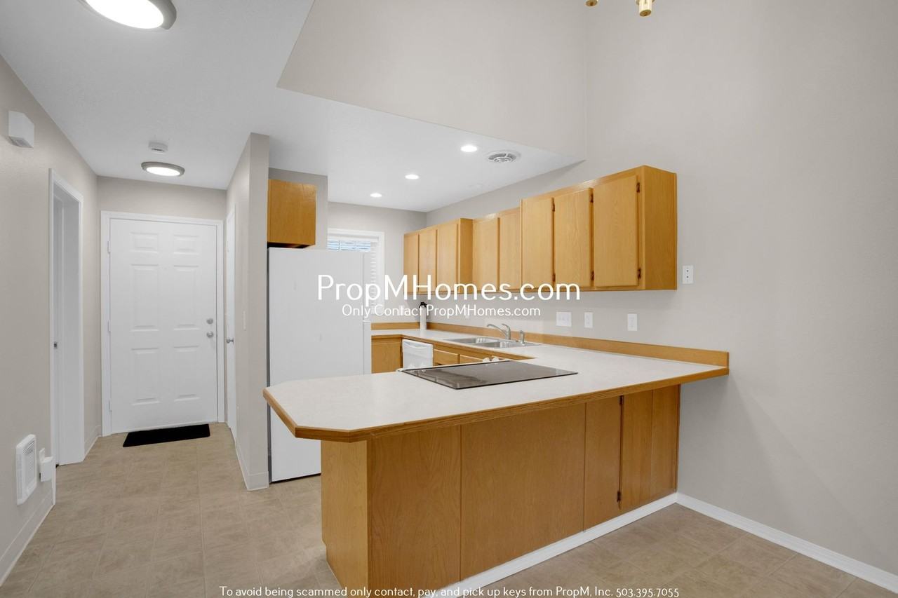 4500 Se Roethe Rd - Photo 4 of 25