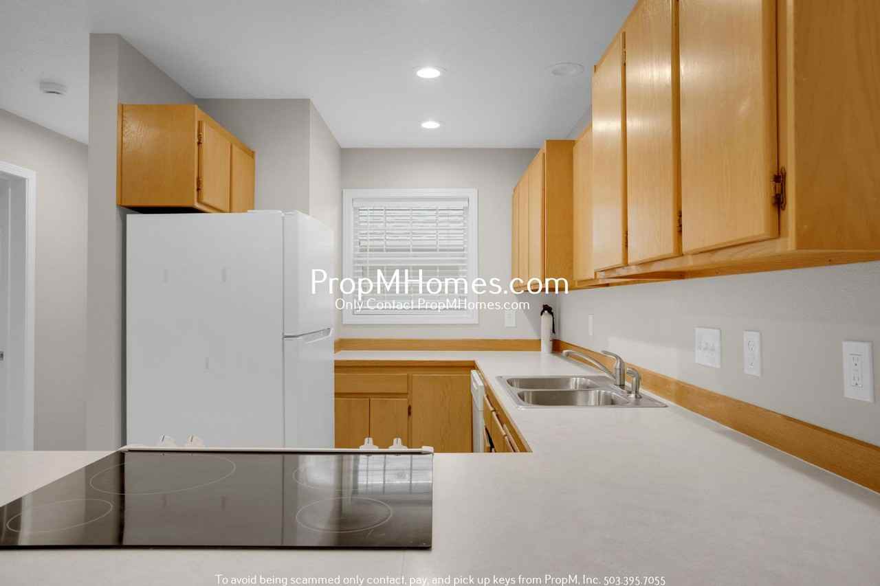 4500 Se Roethe Rd - Photo 5 of 25