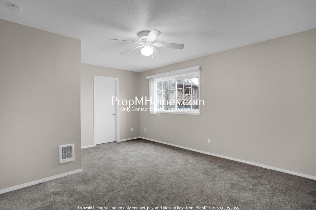 4500 Se Roethe Rd - Photo 7 of 25