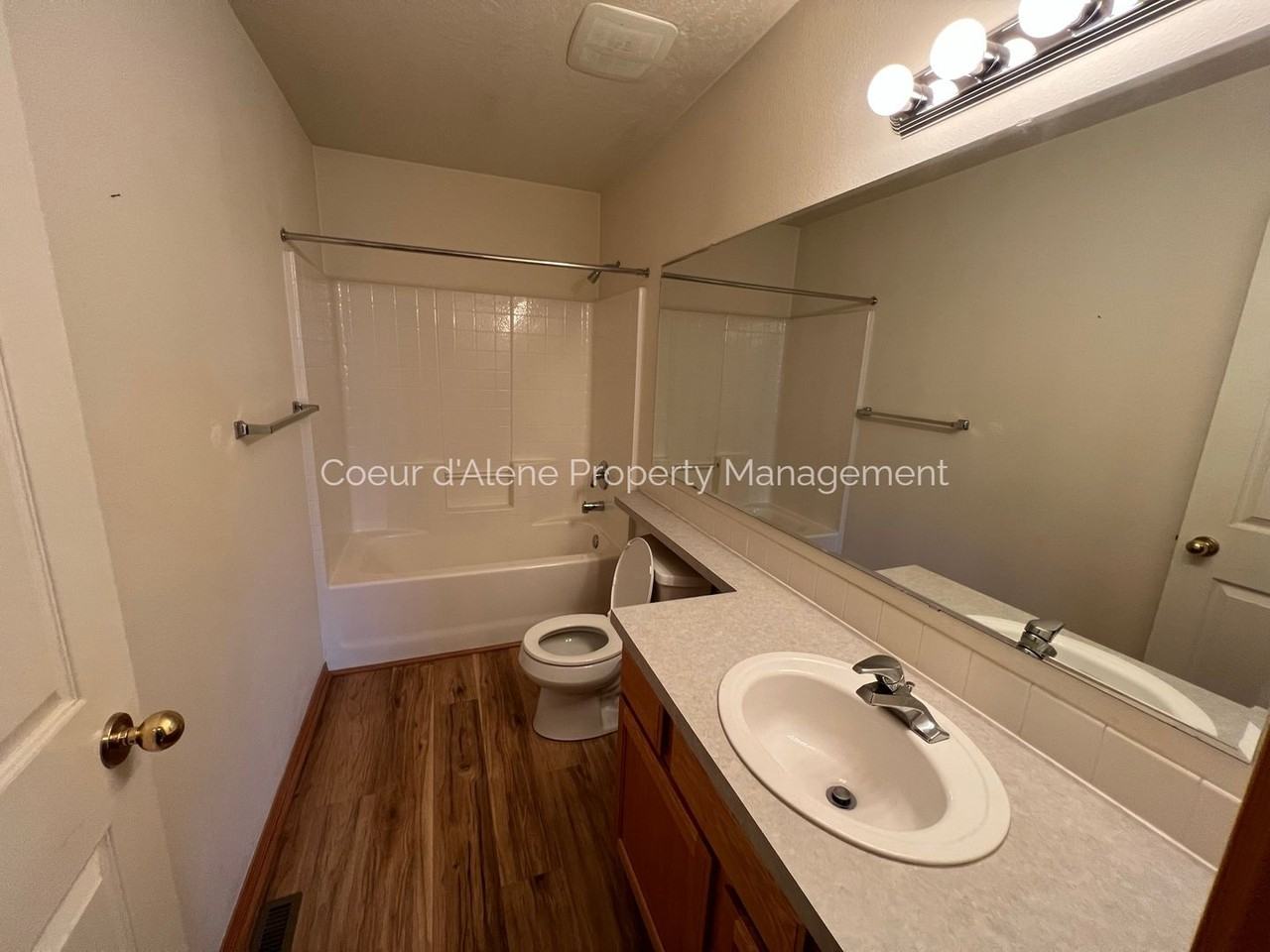 220 S Coho Rd - Photo 5 of 10