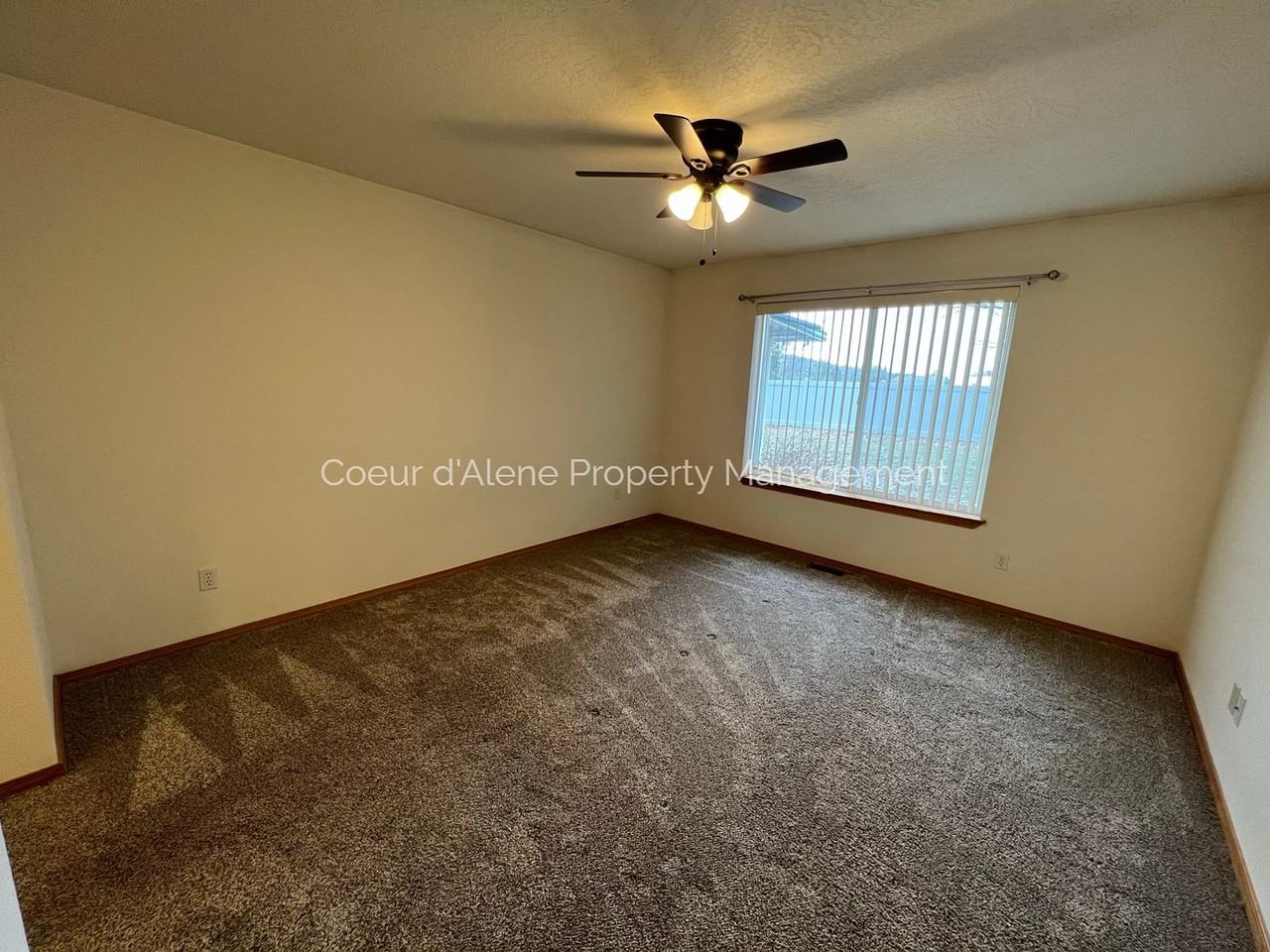 220 S Coho Rd - Photo 6 of 10