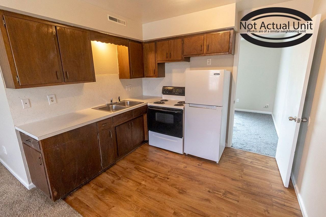 700 W Cunningham Dr #D - Photo 5 of 13