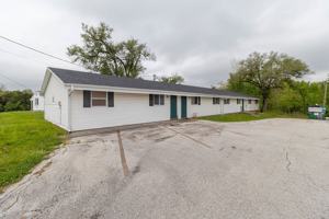 featured image of 705 W Cunningham Dr #1