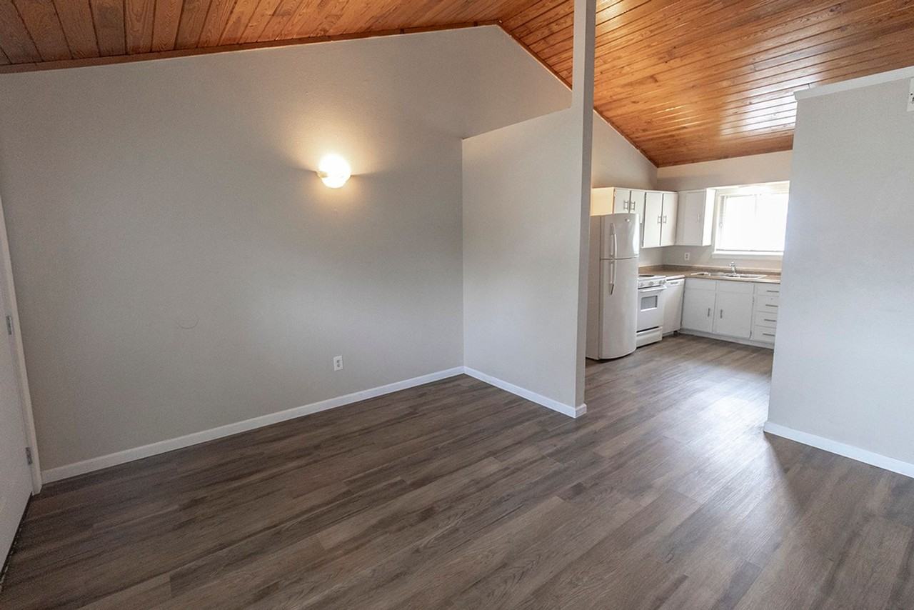 705 W Cunningham Dr #1 - Photo 5 of 21