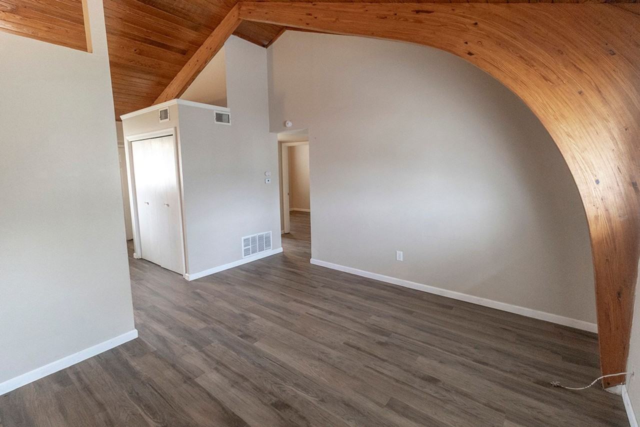 705 W Cunningham Dr #1 - Photo 6 of 21