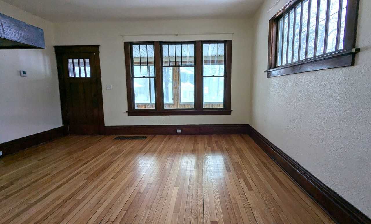 457 W Southern Ave - Photo 2 of 14