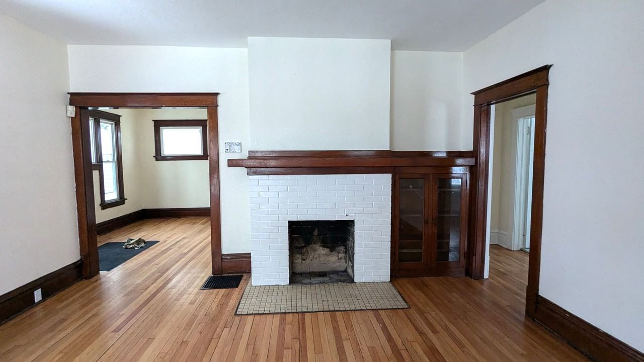 457 W Southern Ave - Photo 3 of 14