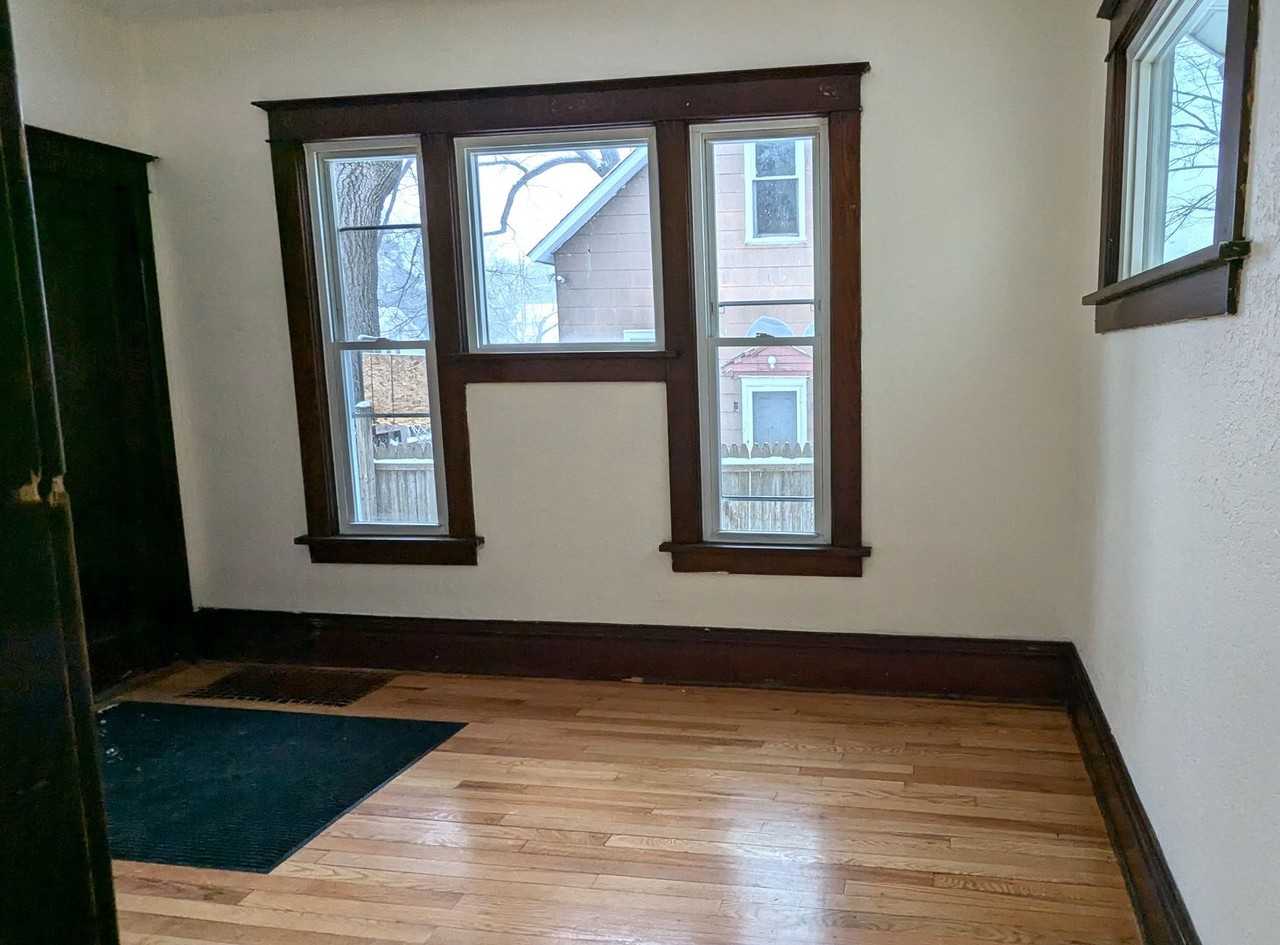 457 W Southern Ave - Photo 4 of 14