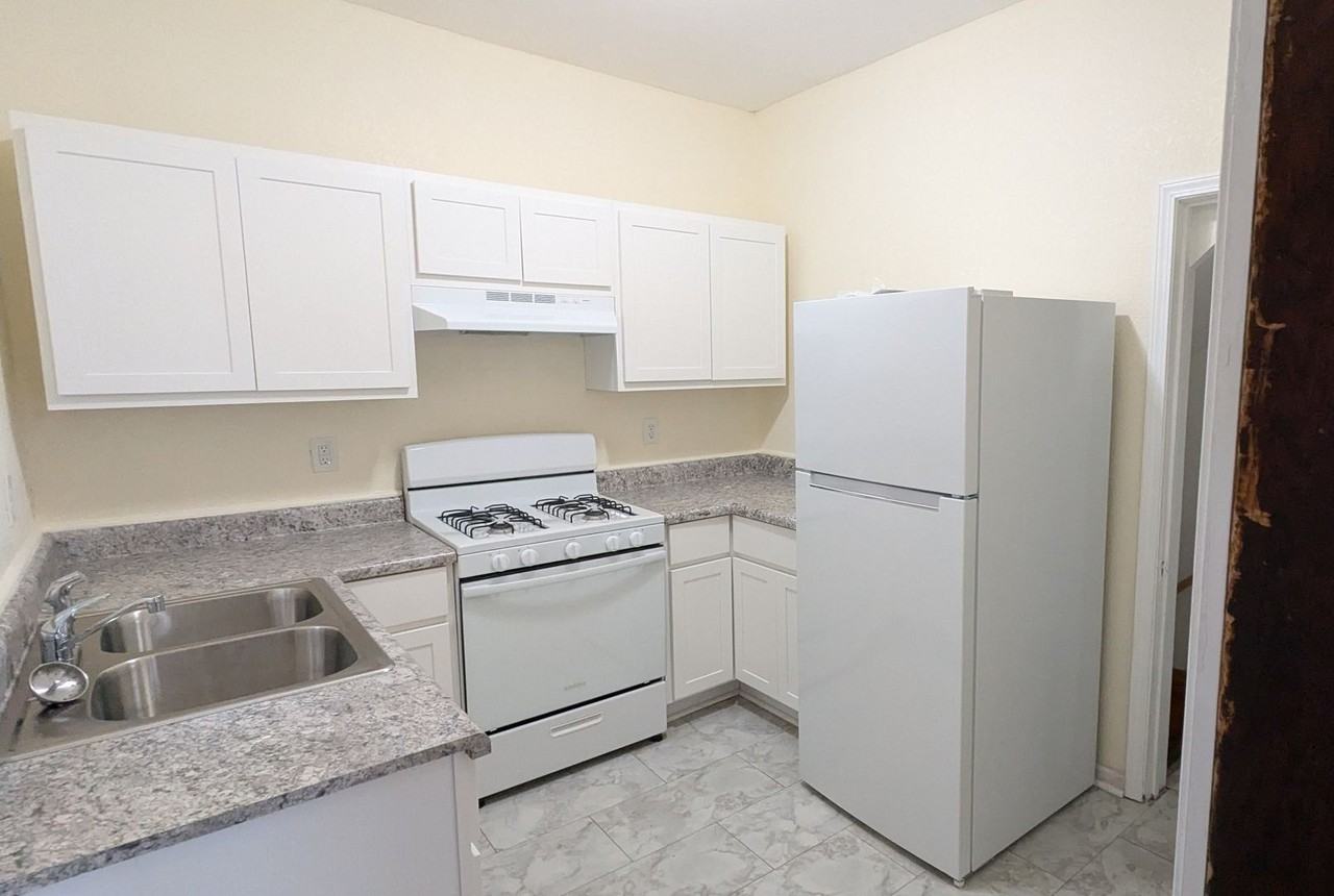 457 W Southern Ave - Photo 5 of 14