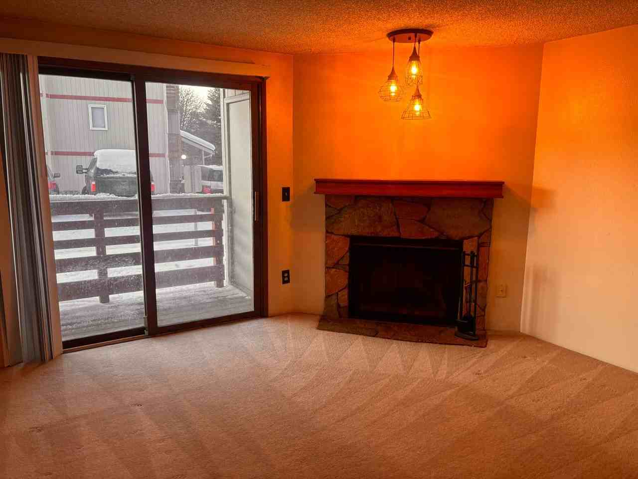 9625 Independence Dr - Photo 3 of 8