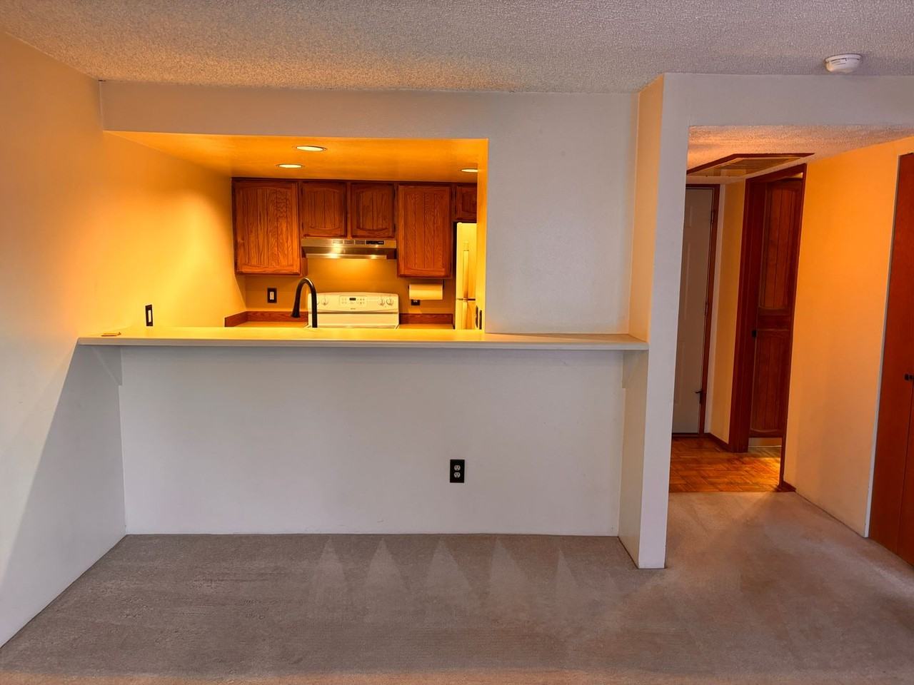 9625 Independence Dr - Photo 4 of 8