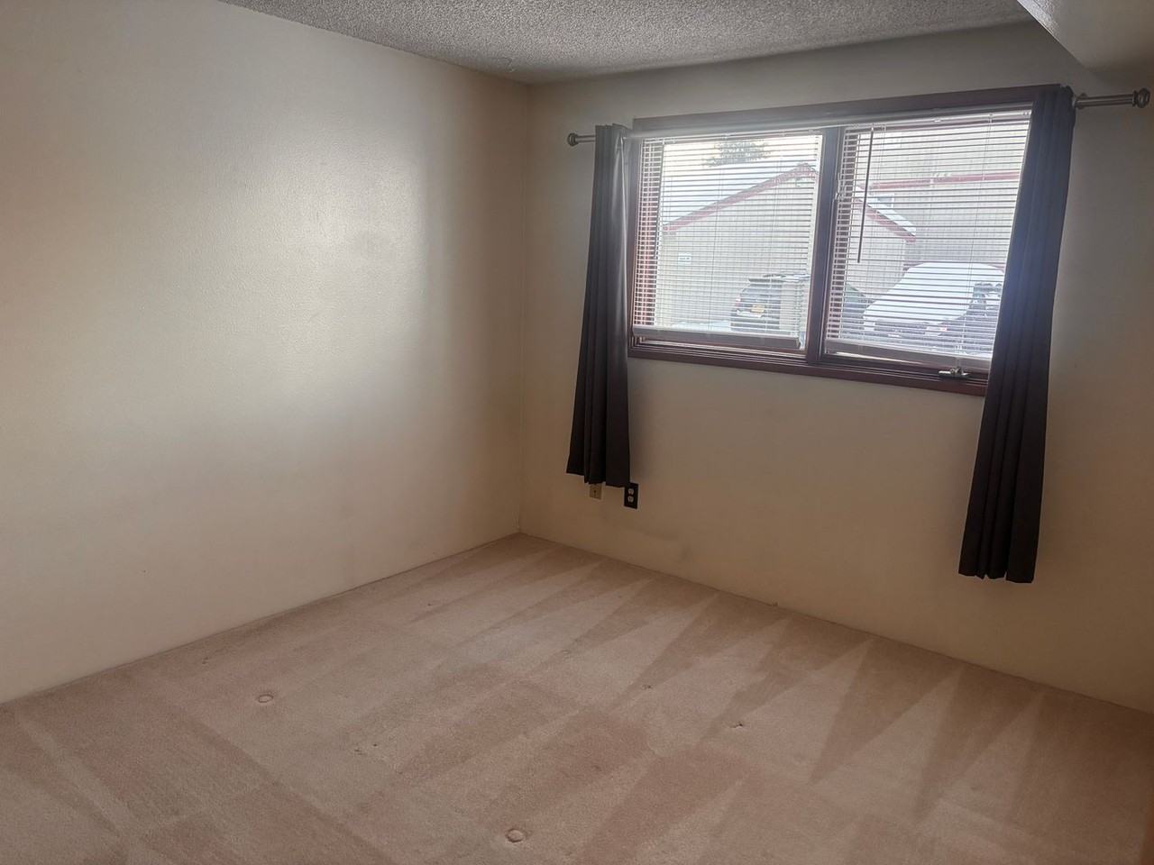 9625 Independence Dr - Photo 5 of 8