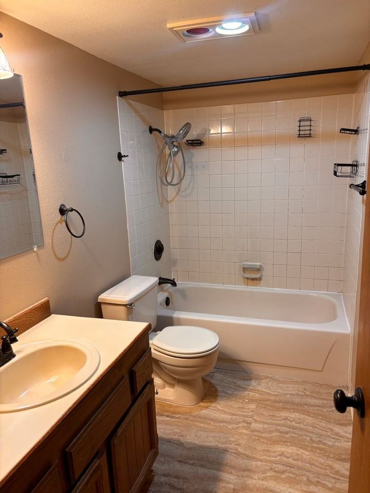 9625 Independence Dr - Photo 6 of 8