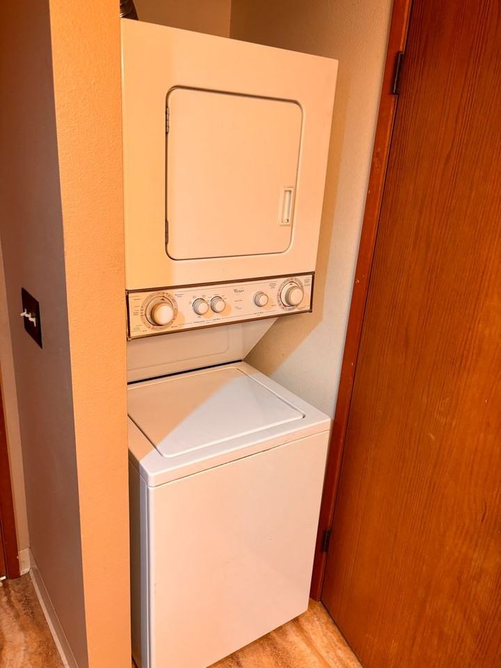 9625 Independence Dr - Photo 7 of 8