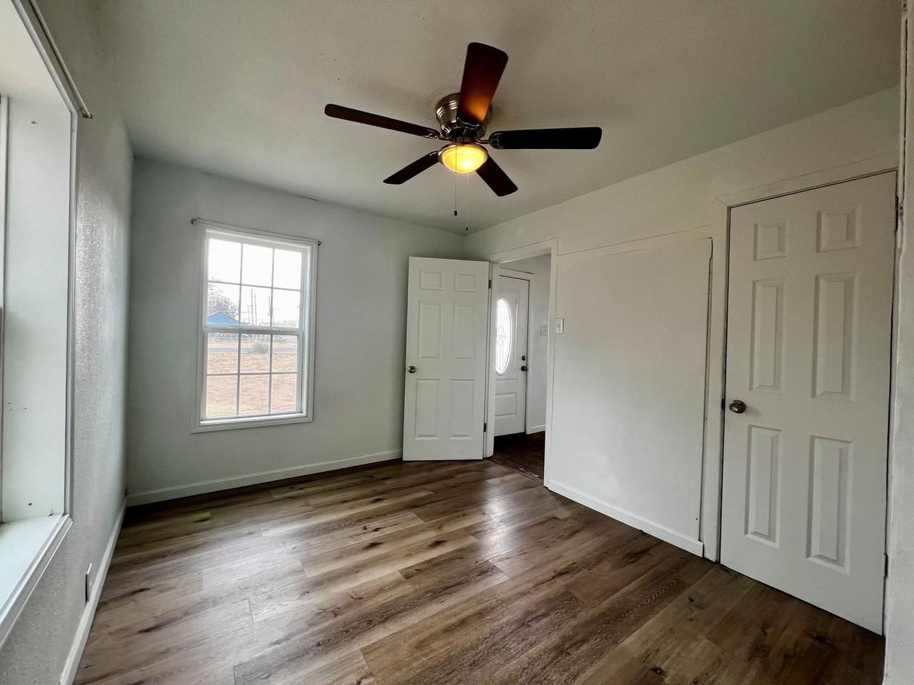 1522 31st St - Photo 7 of 8