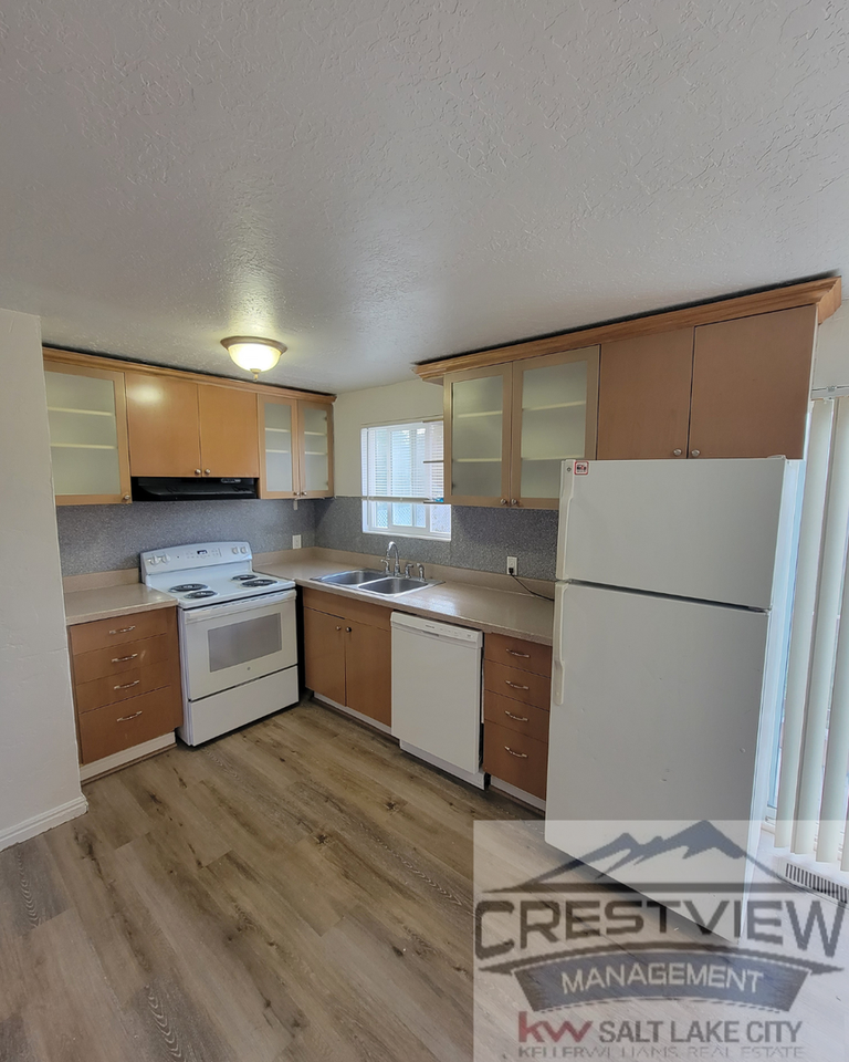 7929 W 3320 S - Photo 5 of 14