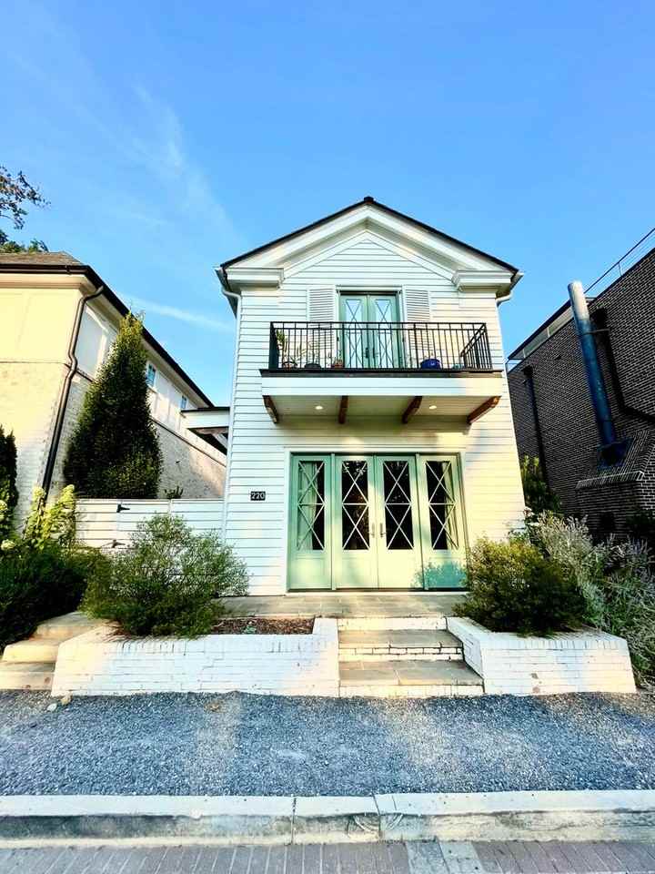 220 Heatherden Ave - Photo 3 of 14