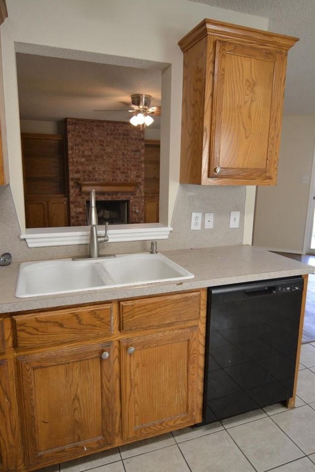 6302 34th Pl - Photo 6 of 17