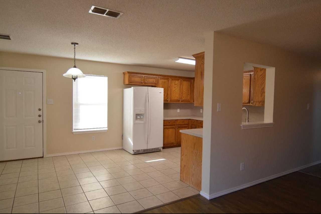 6302 34th Pl - Photo 7 of 17