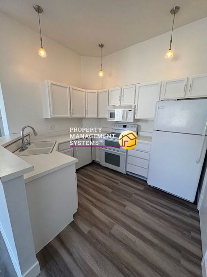 1468 W Coastal Ct - Photo 4 of 21