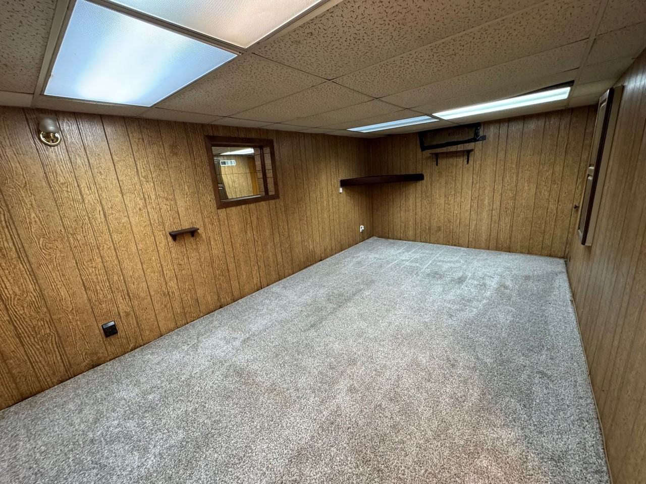 1128 28th St - Photo 7 of 15