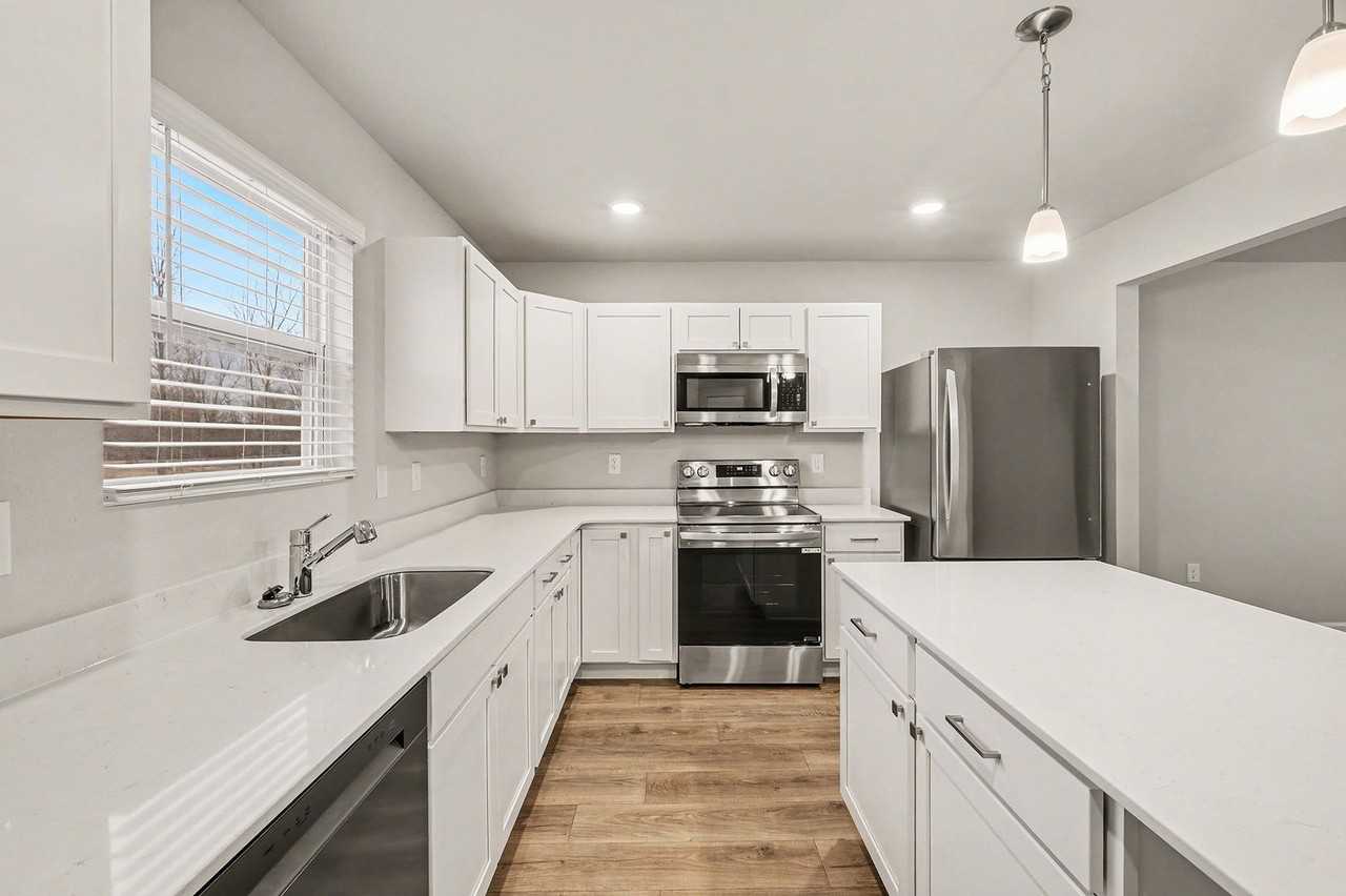 7380 Montego Bay St - Photo 2 of 21