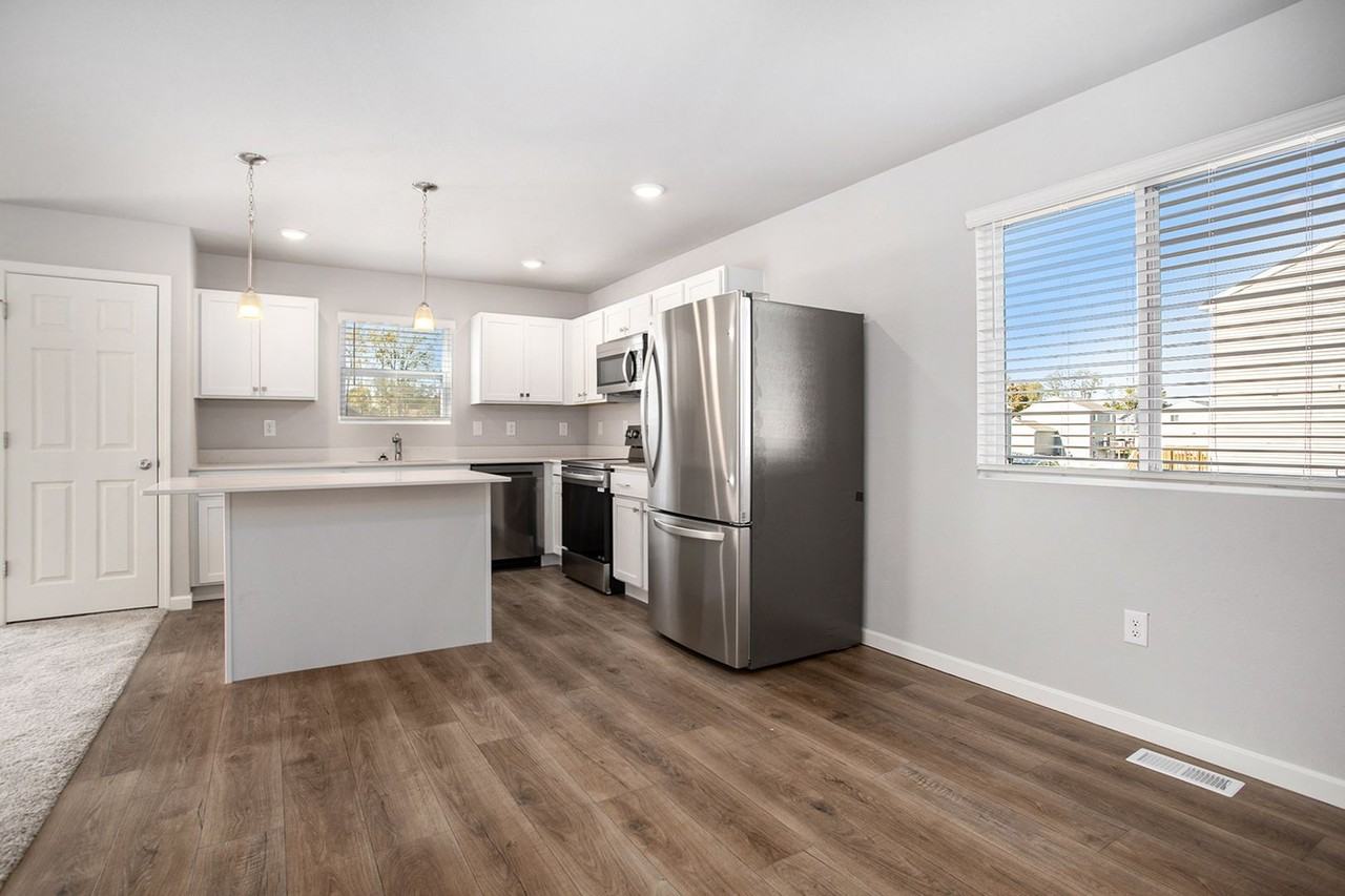 700 Bush Blvd - Photo 2 of 19