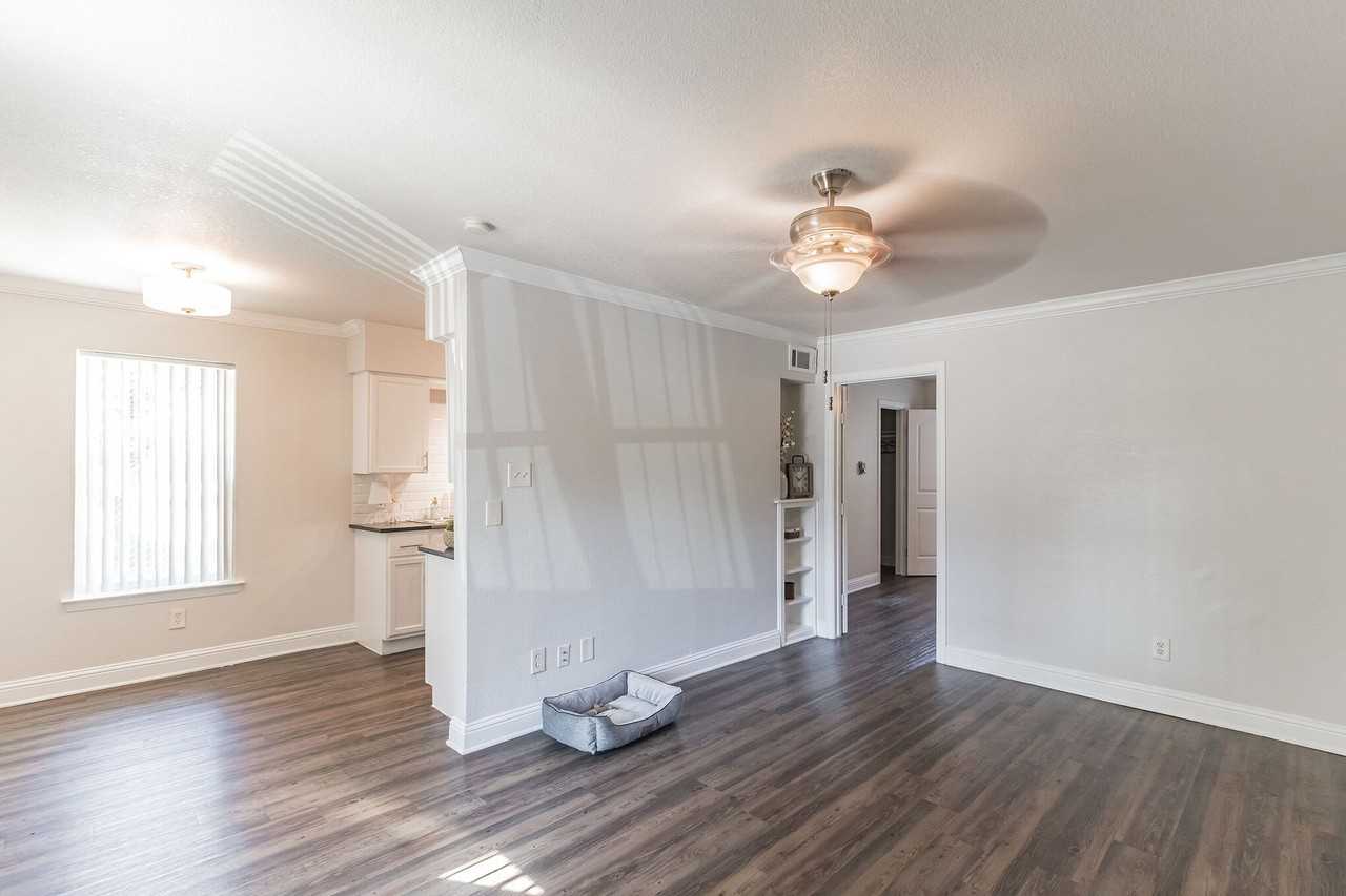 The Addison Apartments - Photo 6 of 28