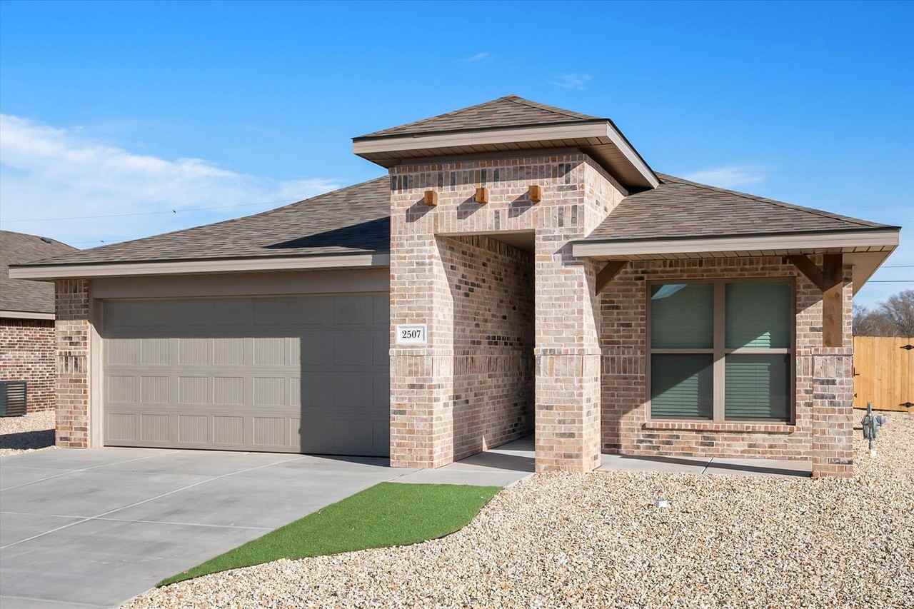 2507 Kenwood Ave - Photo 4 of 29