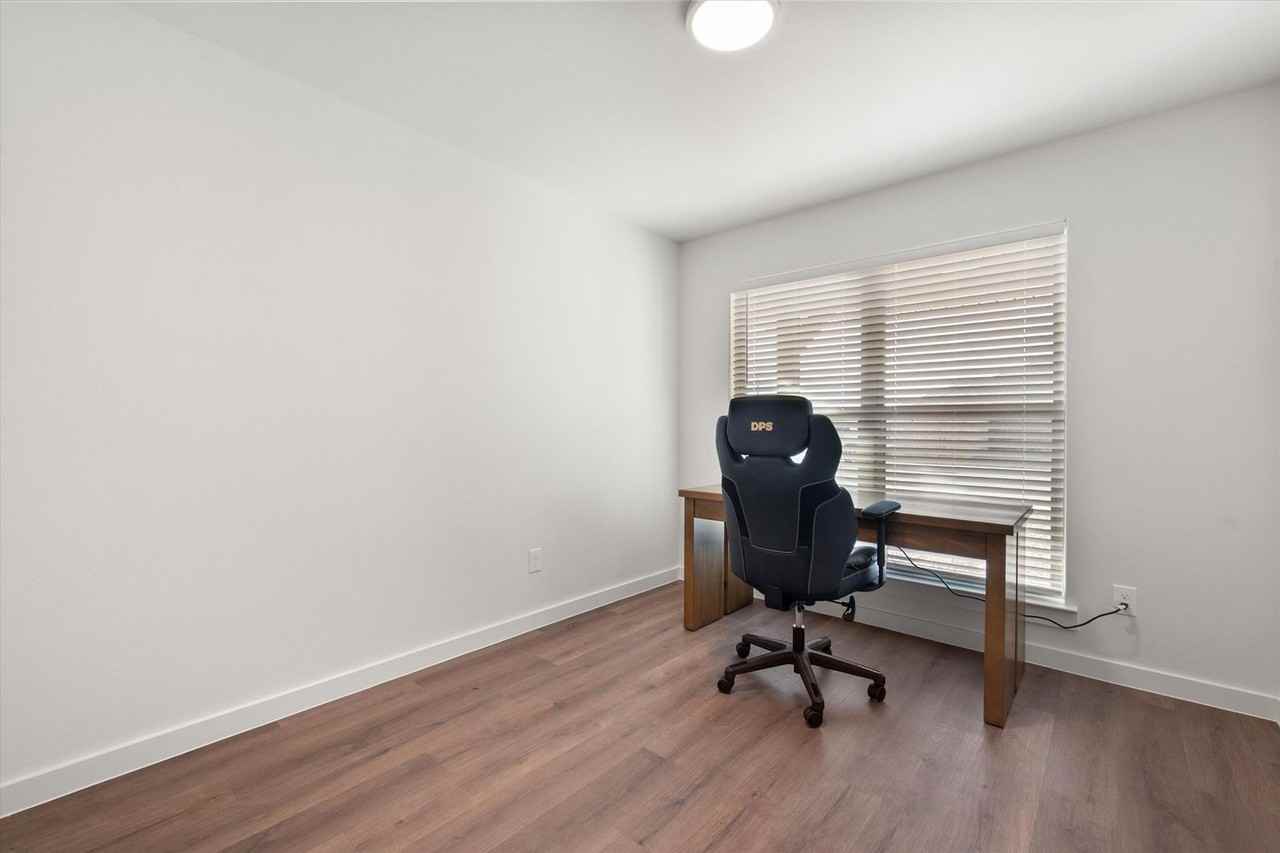 2507 Kenwood Ave - Photo 6 of 29