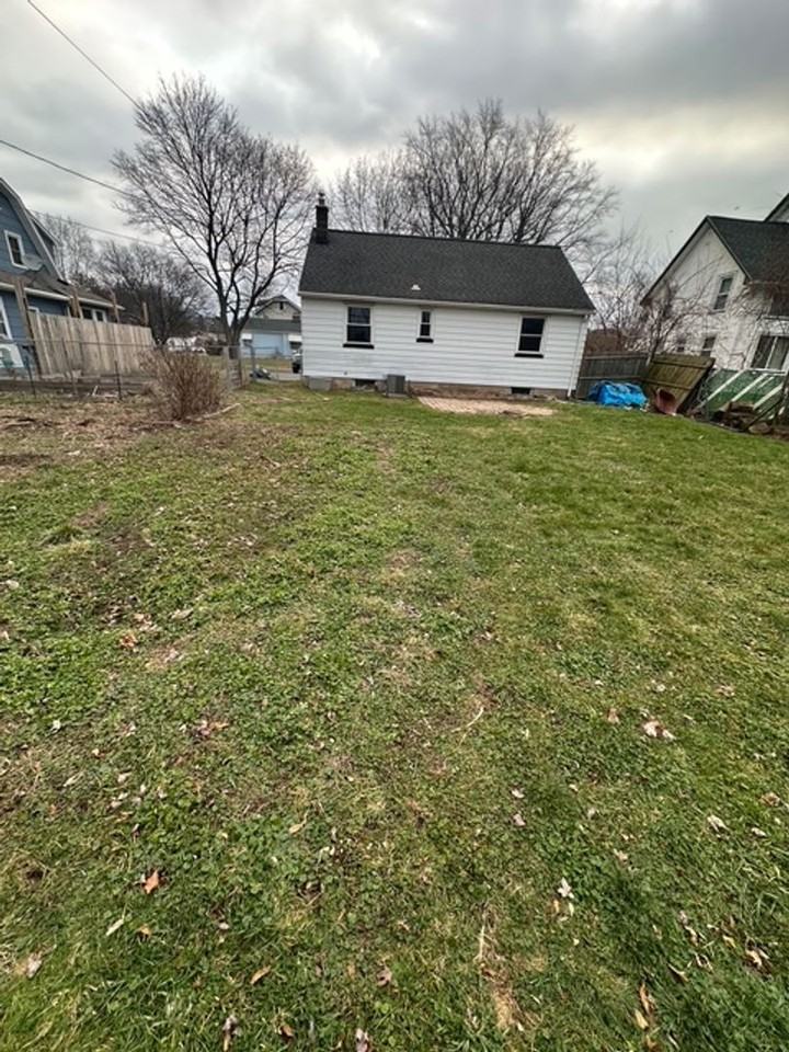 11 Hedge St - Photo 2 of 23