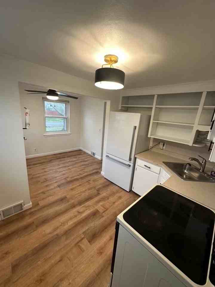 11 Hedge St - Photo 7 of 23