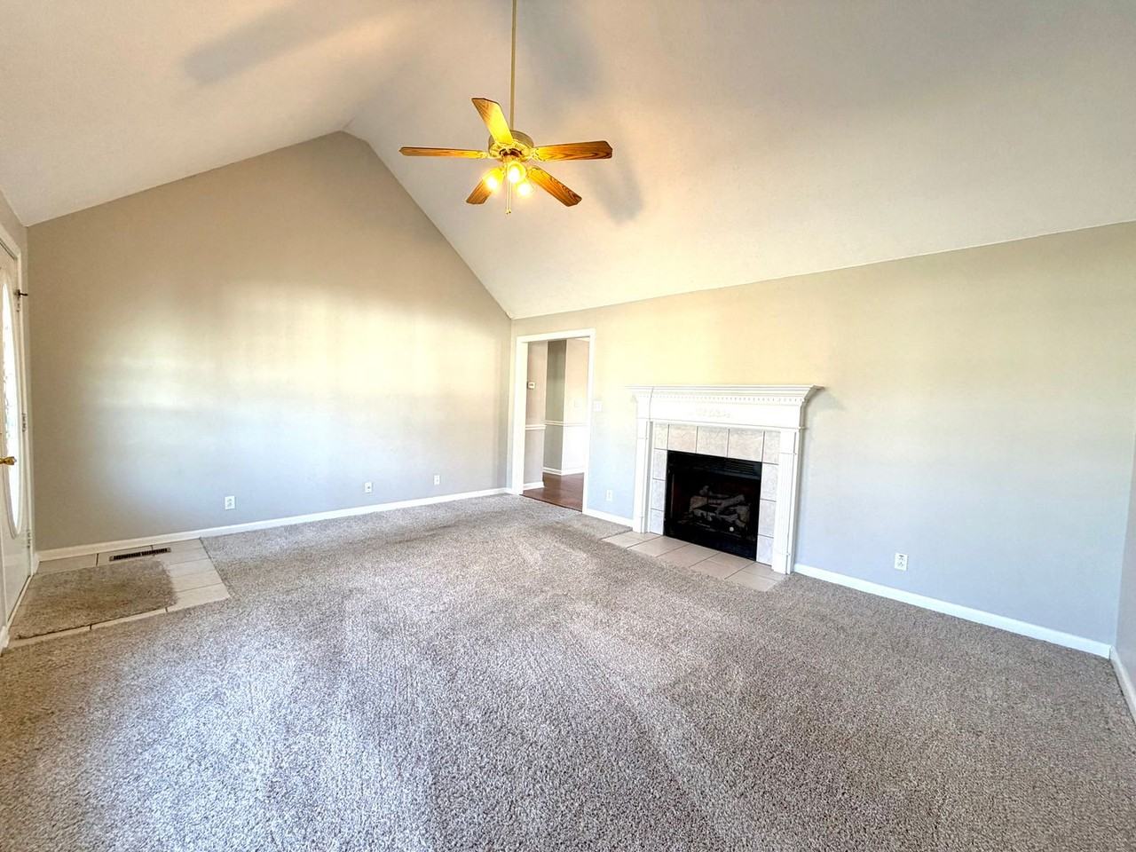 1636 Cedar Springs Cir - Photo 4 of 41