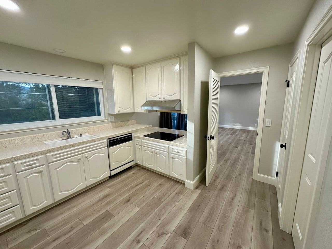 11037 Linda Vista Dr - Photo 7 of 21