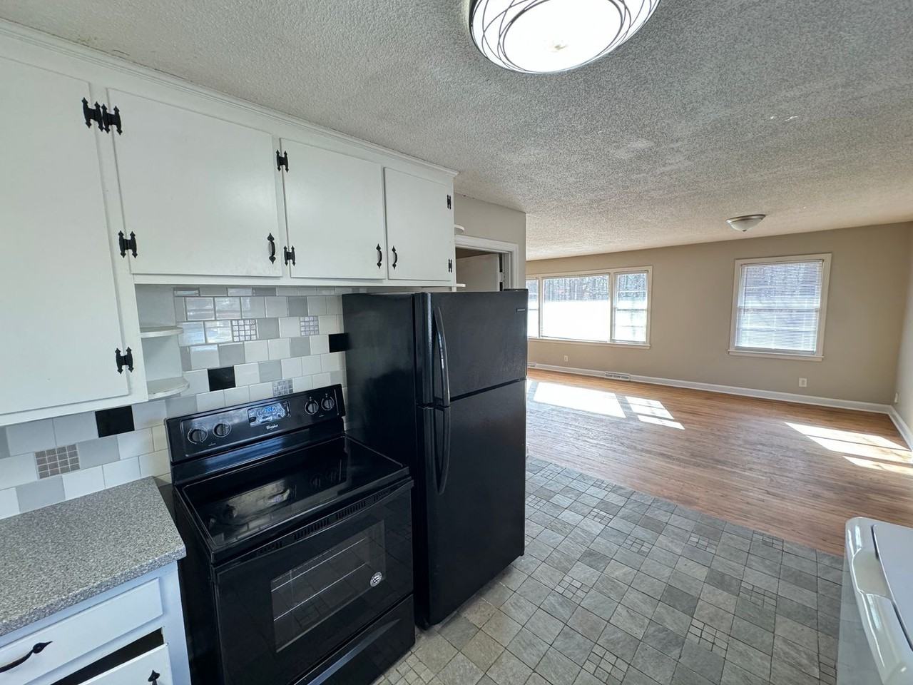 2003 Aiken Ave - Photo 7 of 16