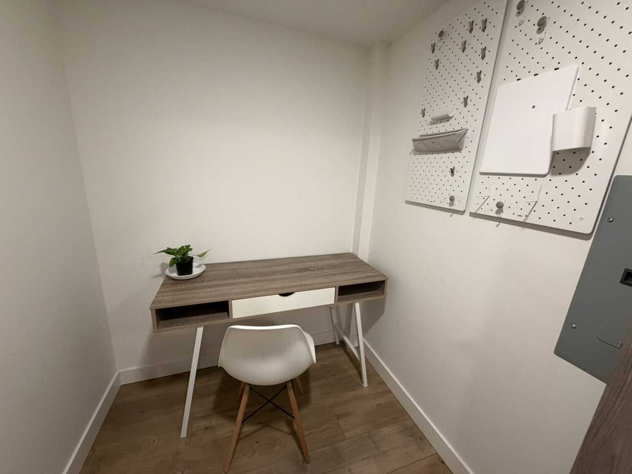 455 SW Marine Dr - Photo 2 of 16