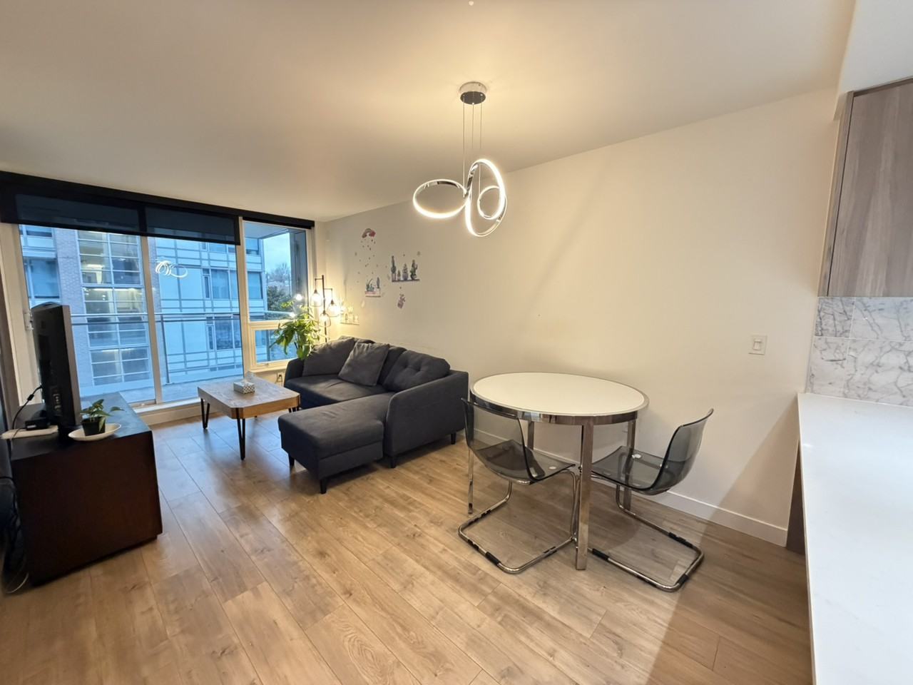 455 SW Marine Dr - Photo 3 of 16