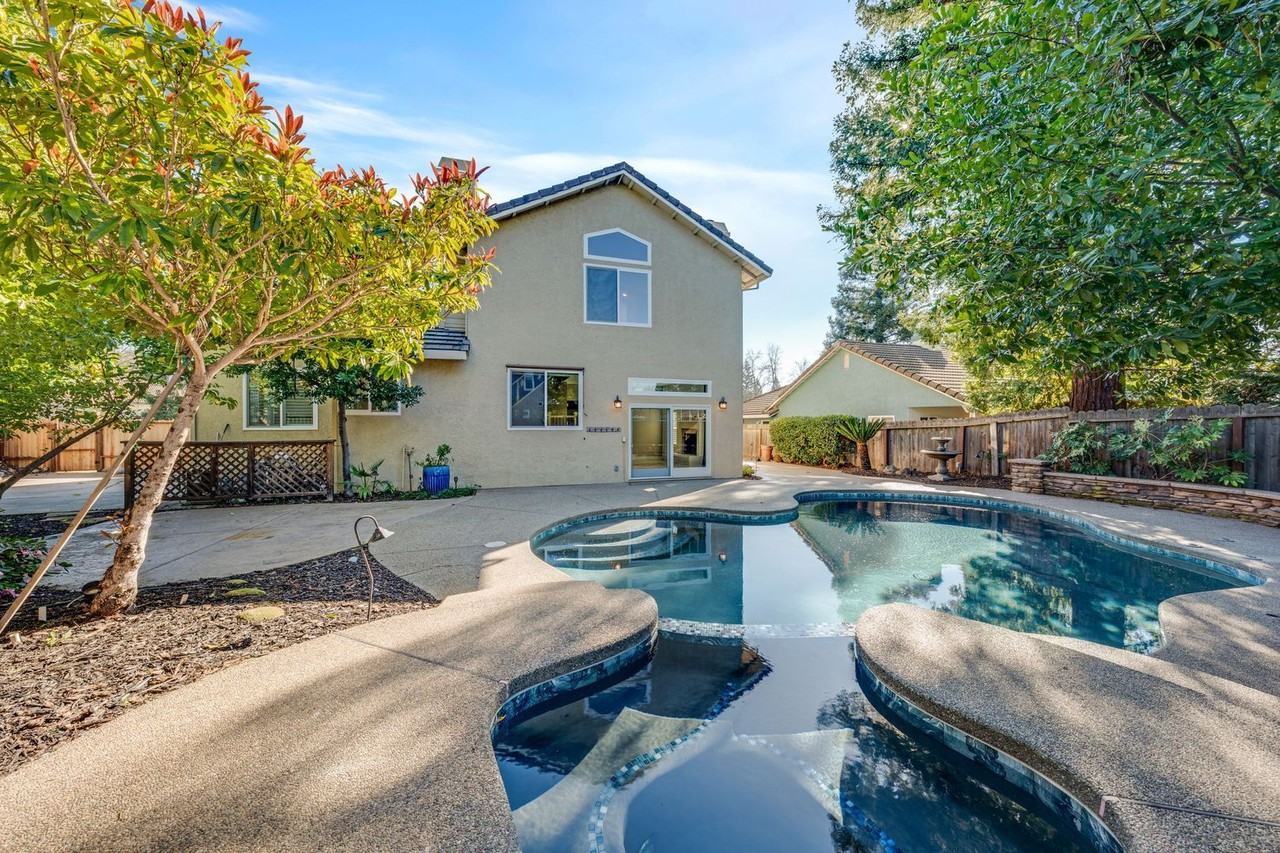 152 Dulverton Cir - Photo 5 of 50