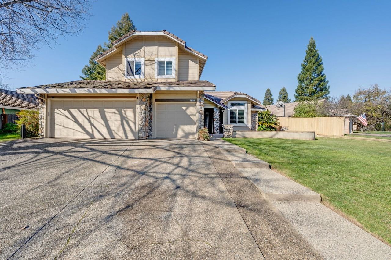 152 Dulverton Cir - Photo 6 of 50