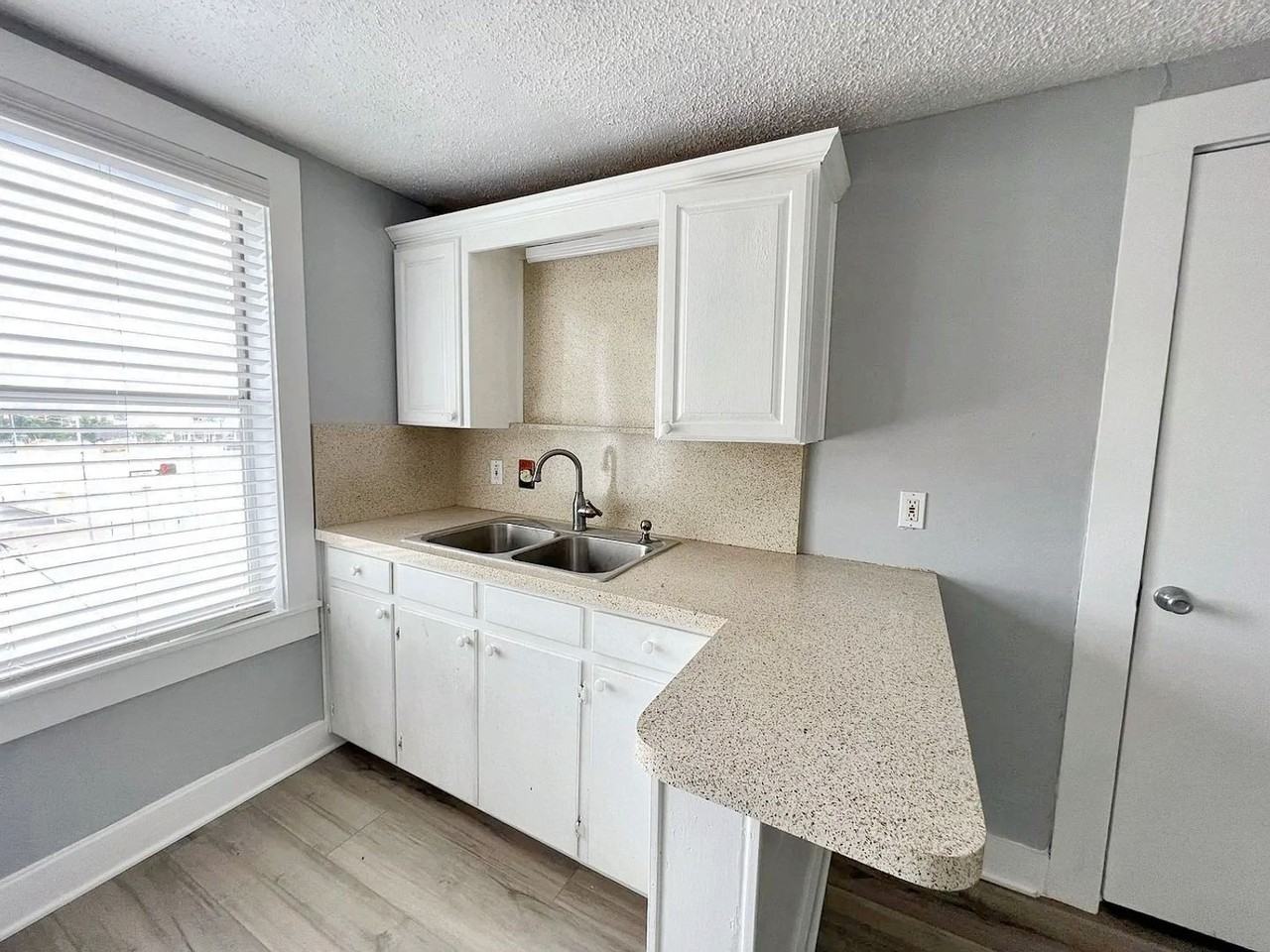 5637 Birchman Ave - Photo 5 of 17