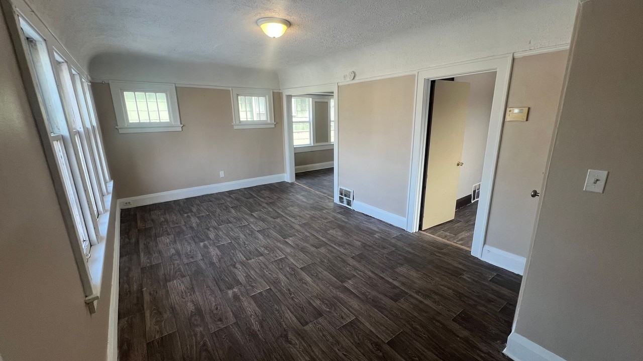 2421 W Finn Pl - Photo 2 of 13