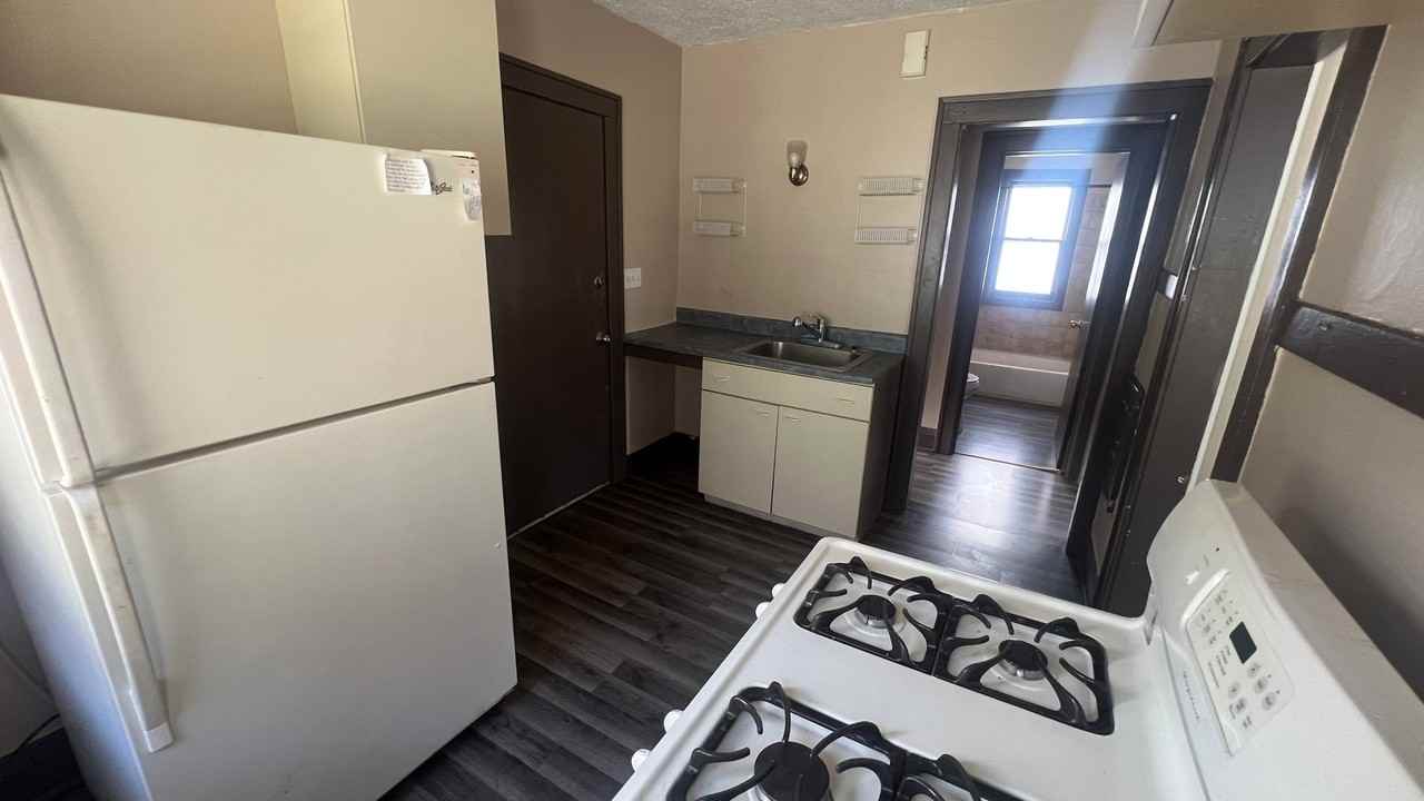 2421 W Finn Pl - Photo 6 of 13