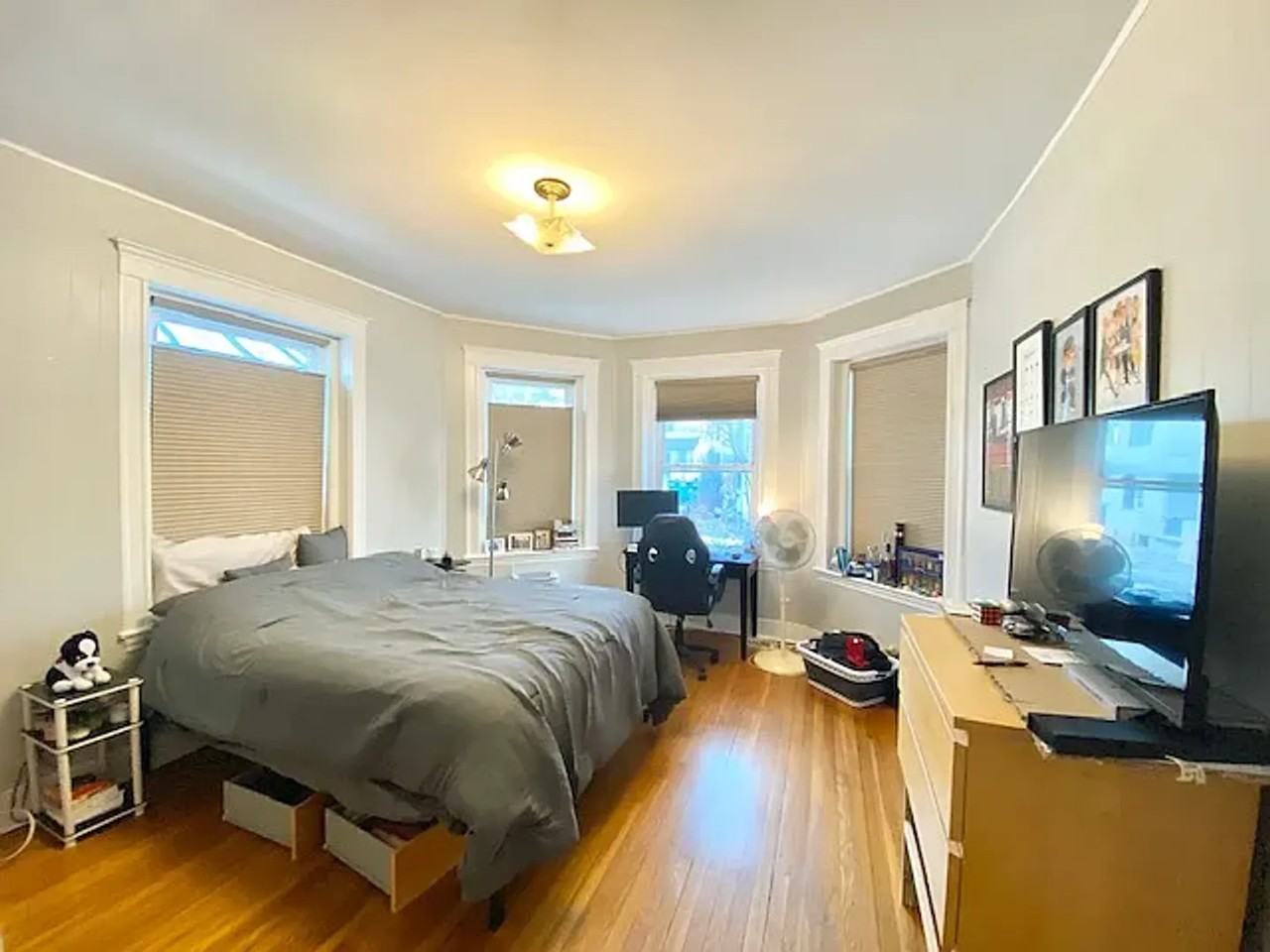 166 Thorndike St - Photo 5 of 10