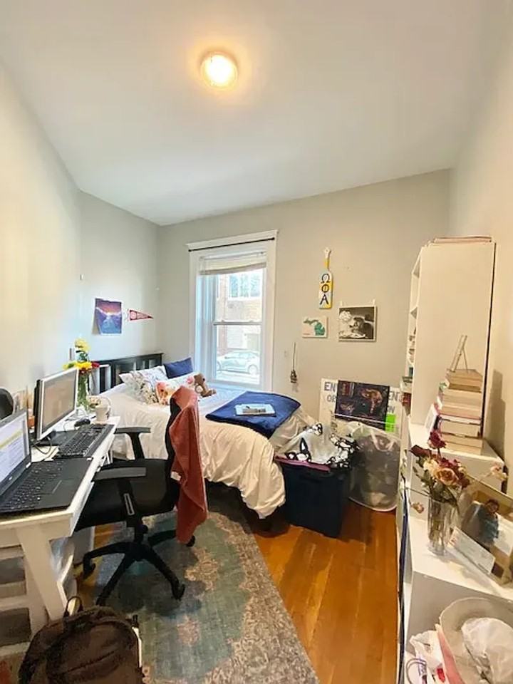 166 Thorndike St - Photo 7 of 10