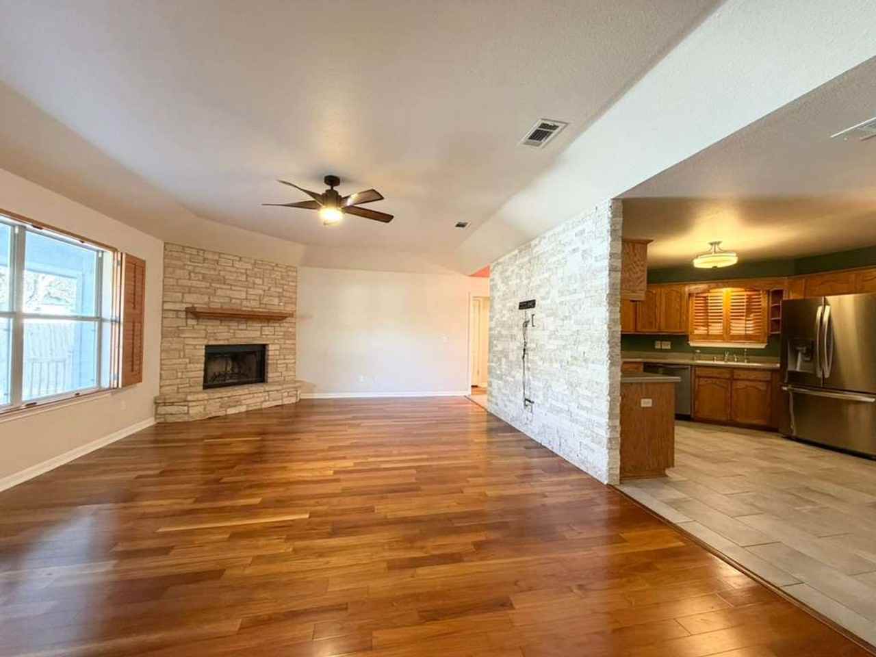 1213 Camellia Ln - Photo 6 of 27