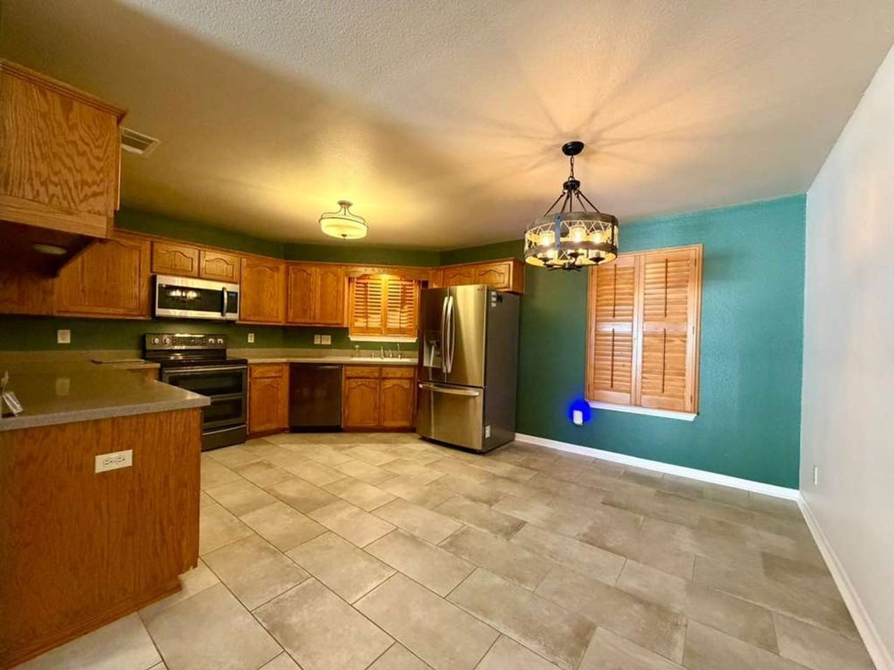 1213 Camellia Ln - Photo 7 of 27