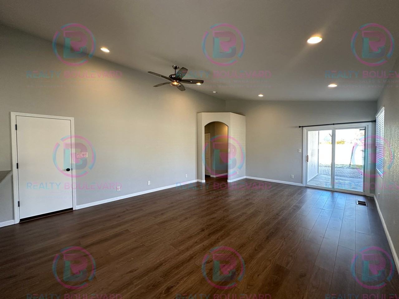 2115 Evergreen Park Dr - Photo 7 of 29