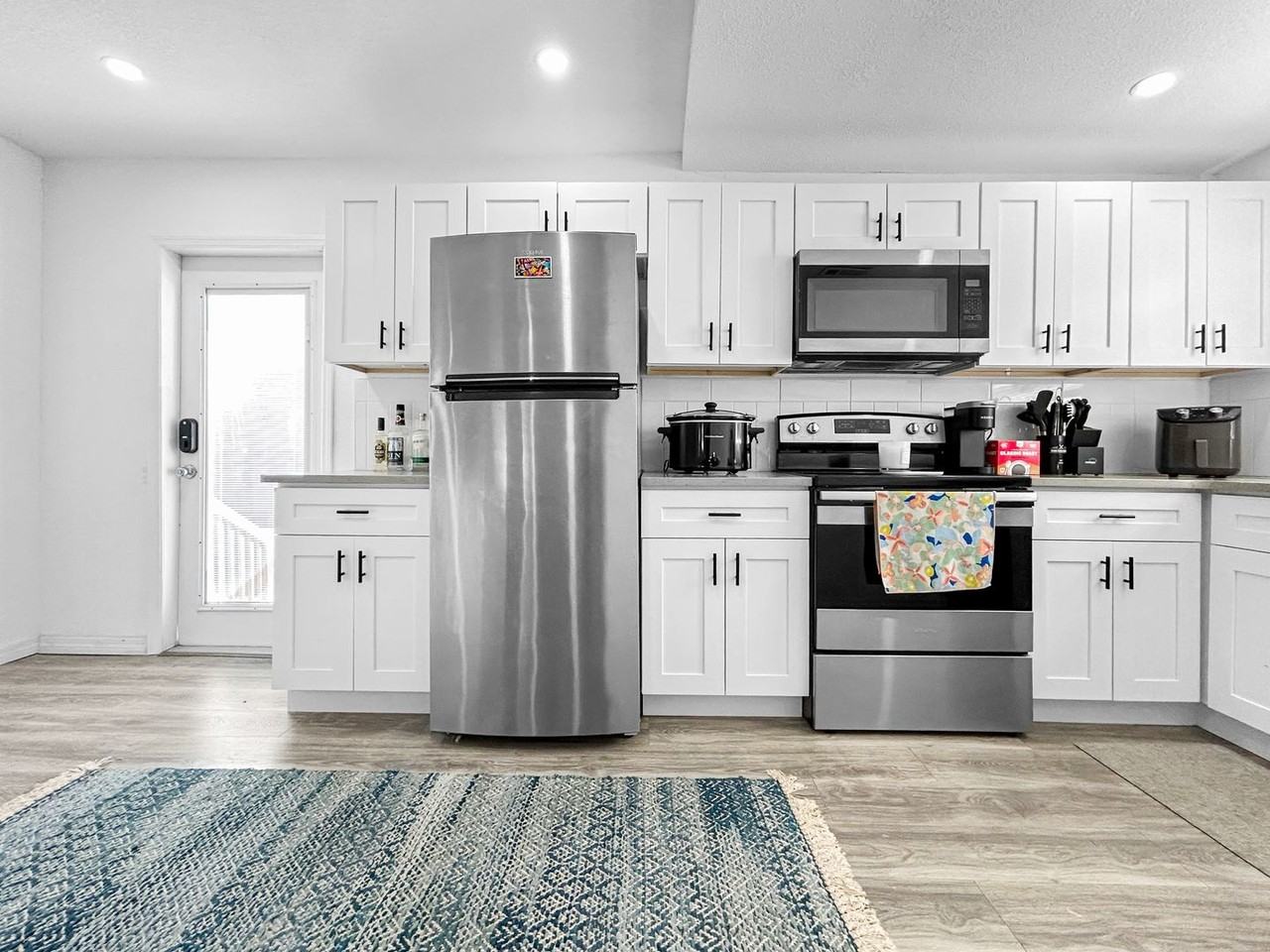 908 E Cayuga St - Photo 7 of 20